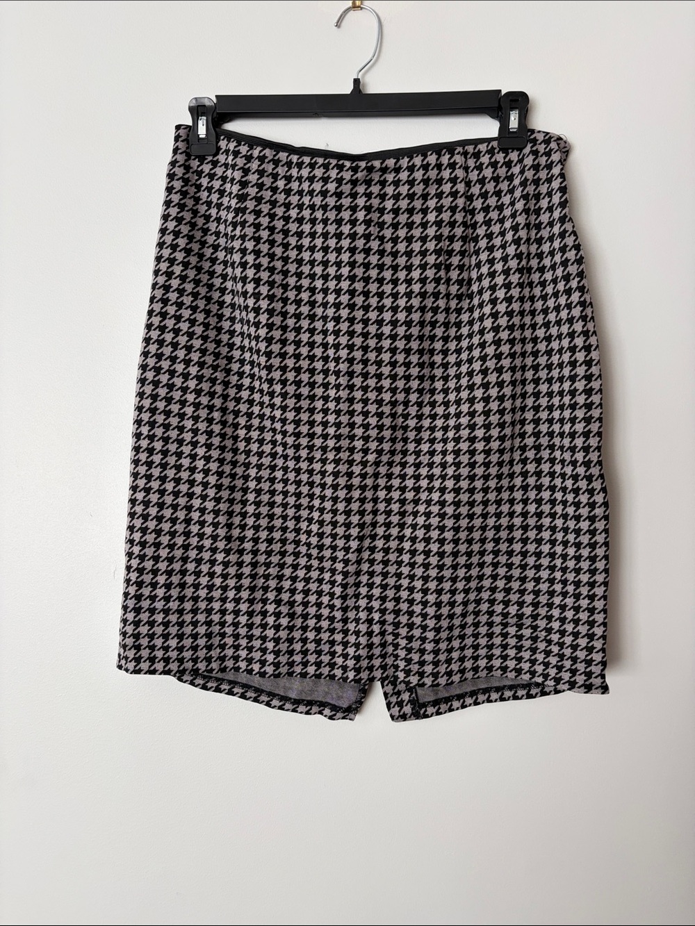Nordstrom Rack  Black and White Houndstooth Pencil Skirt